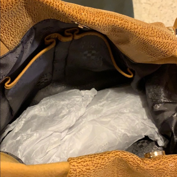 NWT Vince Camuto Purse Tote Shoulder Bag - Picture 4 of 7